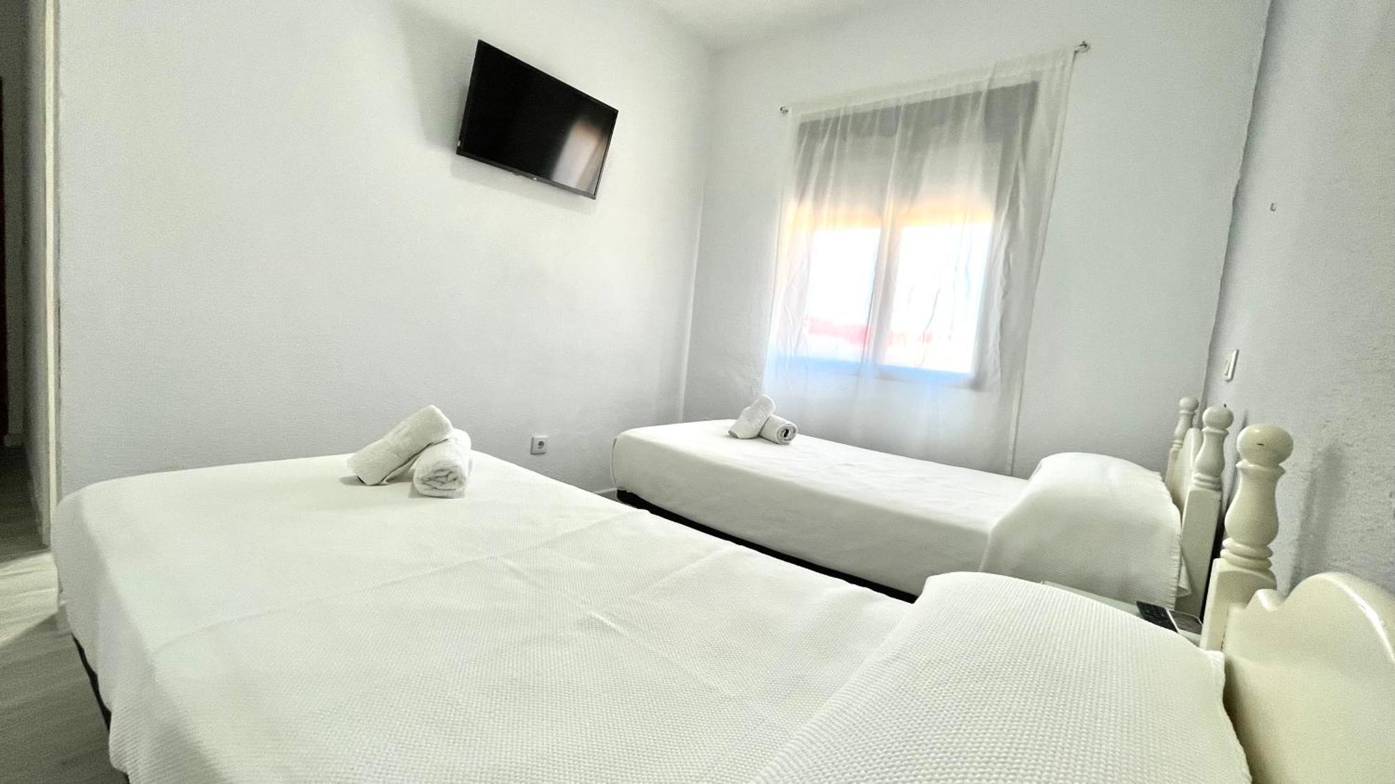 Hostal Carlos III Aldea Quintana Екстер'єр фото