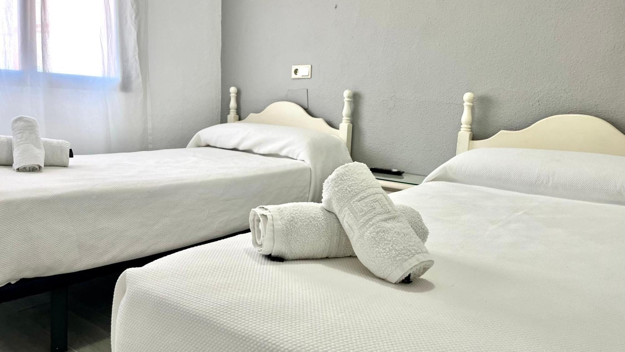 Hostal Carlos III Aldea Quintana Екстер'єр фото