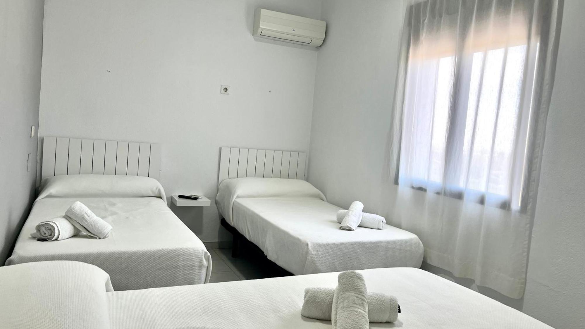 Hostal Carlos III Aldea Quintana Екстер'єр фото