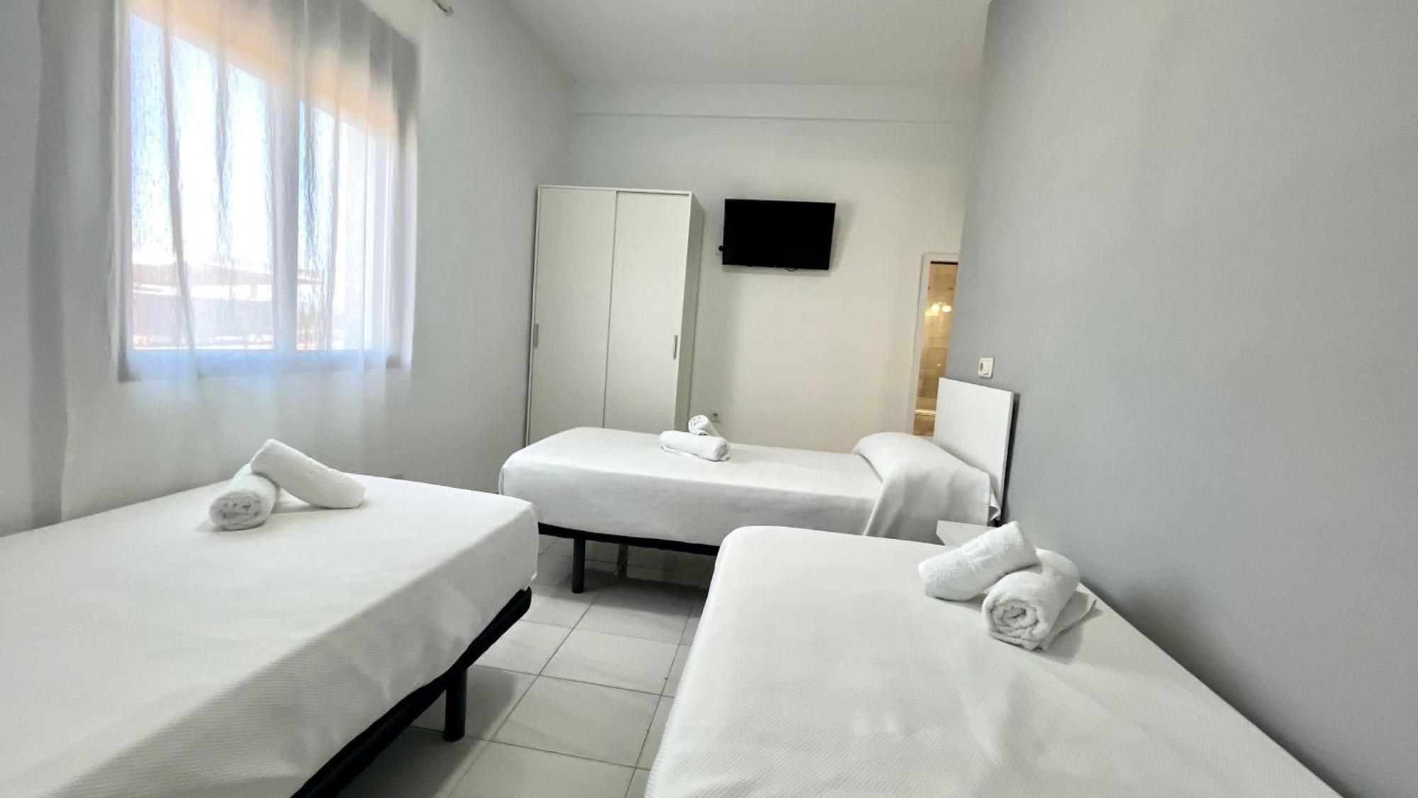 Hostal Carlos III Aldea Quintana Екстер'єр фото