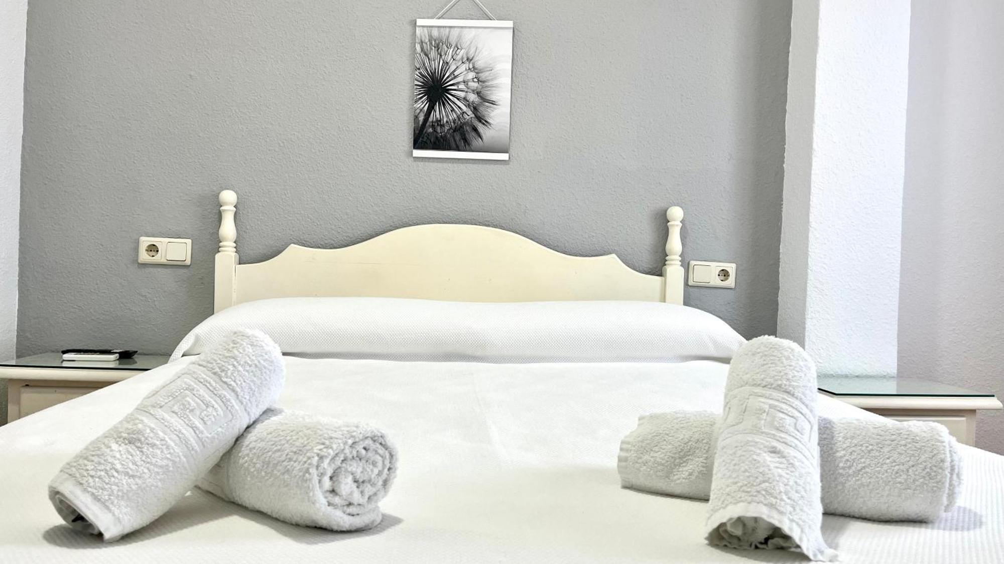 Hostal Carlos III Aldea Quintana Екстер'єр фото
